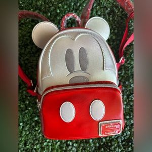 NWT DISNEY100 EXCLUSIVE LIMITED EDITION PLATINUM MICKEY MOUSE BACKPACK